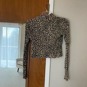Urban Outfitters Leopard Turtleneck XS